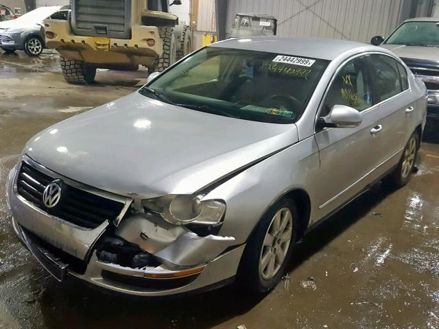 WVWJK73C18E122927 - 2008 VOLKSWAGEN PASSAT TUR GRAY photo 2