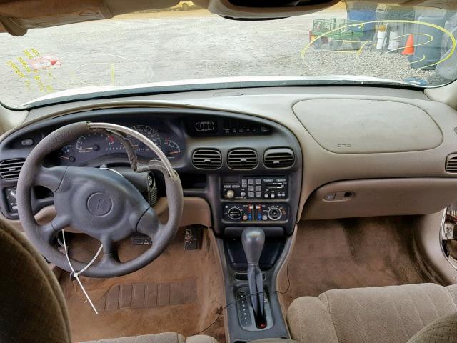 1G2WK52J12F259639 - 2002 PONTIAC GRAND PRIX WHITE photo 9