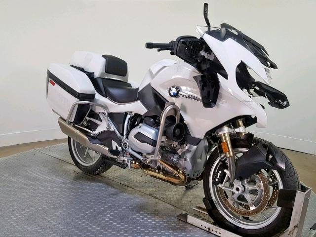 WB10A1307JZ467473 - 2018 BMW R1200 RT WHITE photo 2