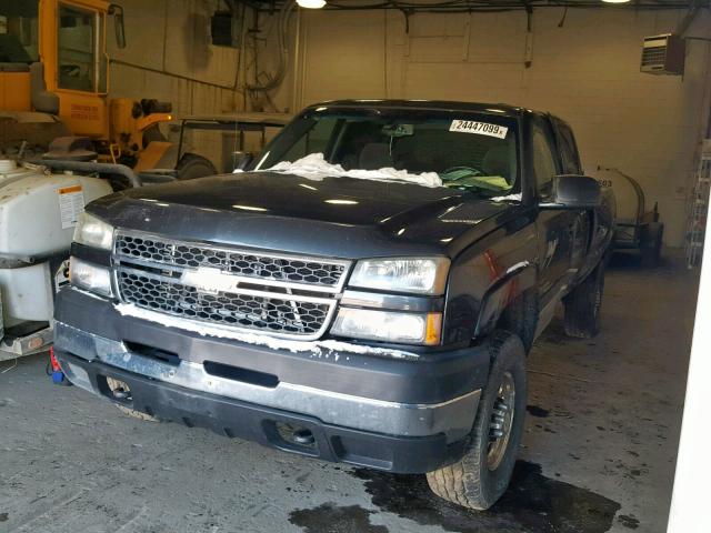 1GCHK23265F926509 - 2005 CHEVROLET SILVERADO BLACK photo 2