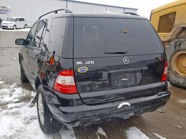 4JGAB54E82A354830 - 2002 MERCEDES-BENZ ML 320 BLACK photo 3