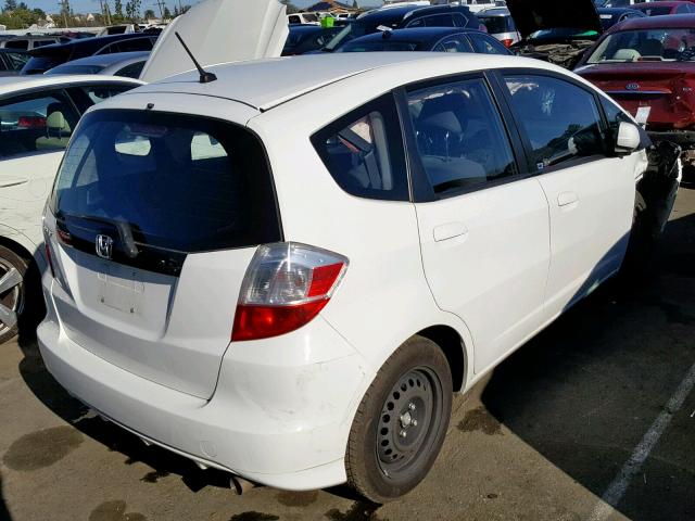 JHMGE8H38DC064562 - 2013 HONDA FIT WHITE photo 4