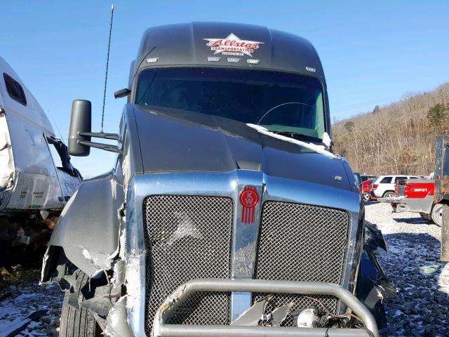 1XKYDP9X1HJ172810 - 2017 KENWORTH CONSTRUCTI GRAY photo 7