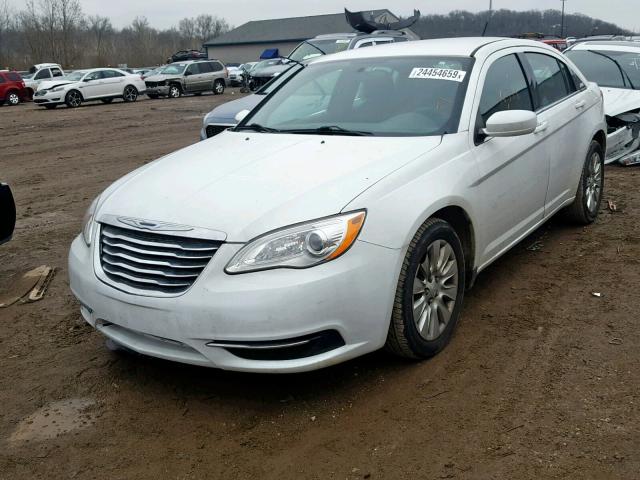 1C3CCBAB0EN176061 - 2014 CHRYSLER 200 LX WHITE photo 2