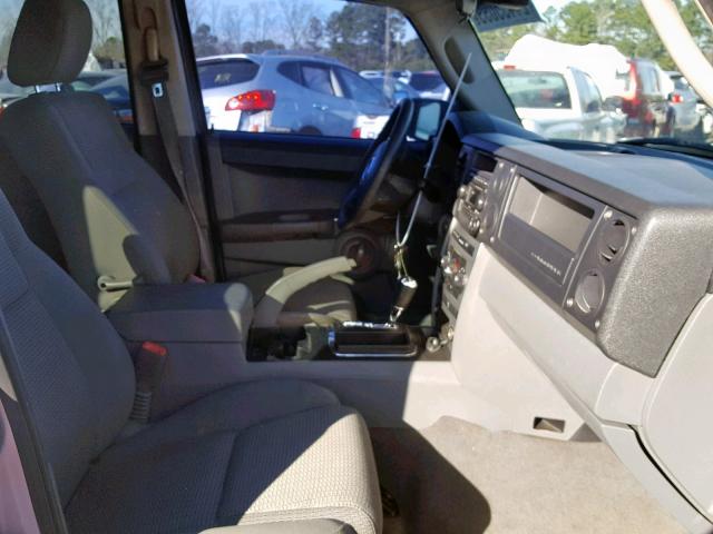 1J8HG48K56C233268 - 2006 JEEP COMMANDER SILVER photo 5