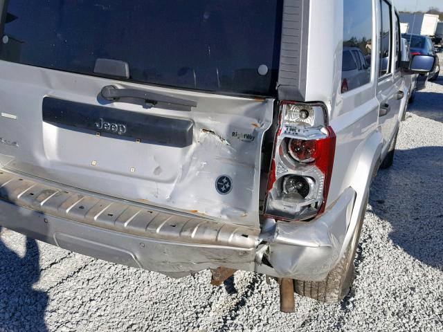 1J8HG48K56C233268 - 2006 JEEP COMMANDER SILVER photo 9