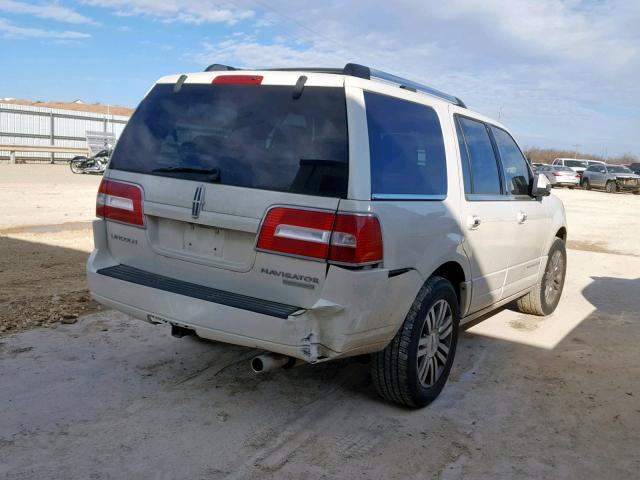 5LMFU28538LJ08013 - 2008 LINCOLN NAVIGATOR WHITE photo 4