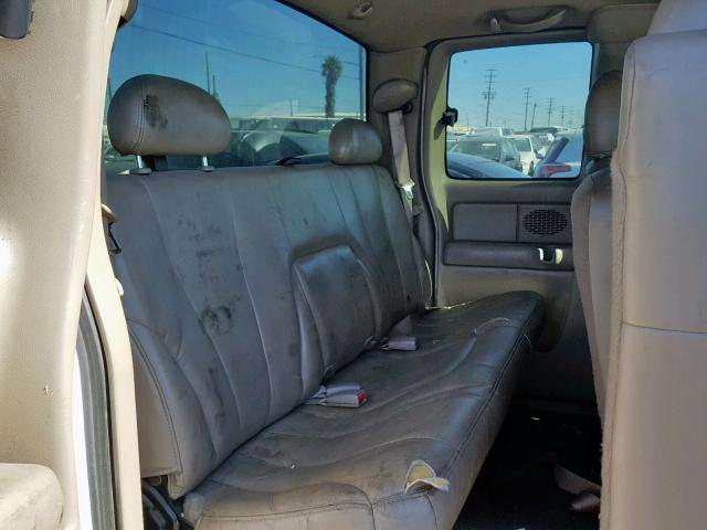 1GTHC29U91E337203 - 2001 GMC SIERRA C25 WHITE photo 6