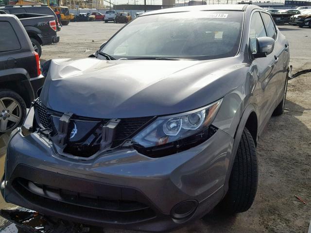 JN1BJ1CP0JW159154 - 2018 NISSAN ROGUE SPOR SILVER photo 2