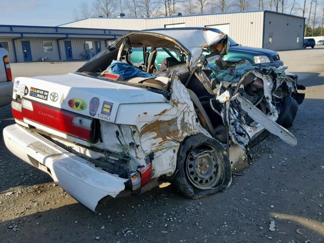 1NXBB02E7VZ586123 - 1997 TOYOTA COROLLA DX WHITE photo 4