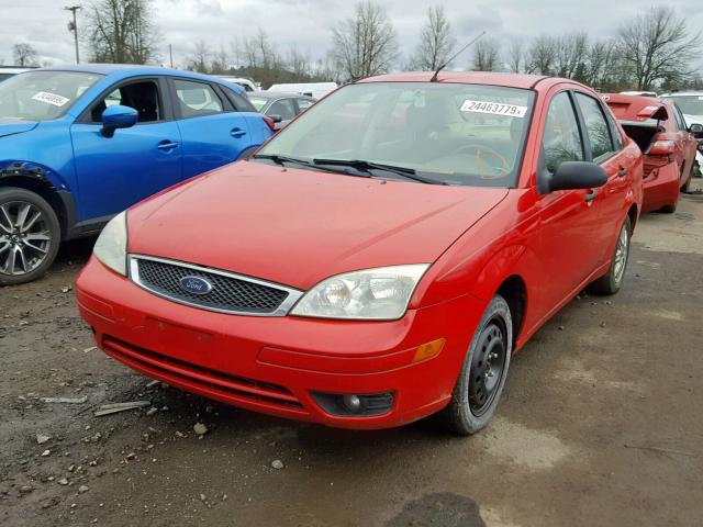 1FAFP34N35W305662 - 2005 FORD FOCUS ZX4 RED photo 2