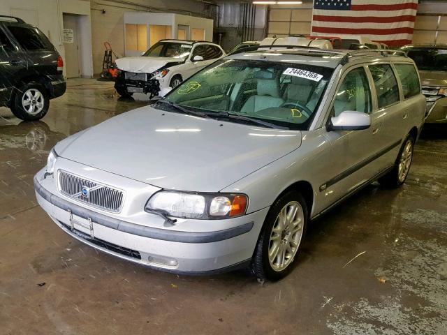 YV1SW53D221211355 - 2002 VOLVO V70 T5 TUR BEIGE photo 2