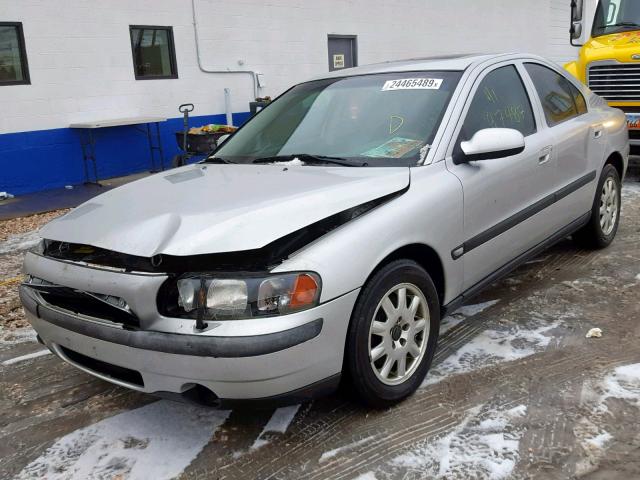 YV1RS61R412068206 - 2001 VOLVO S60 SILVER photo 2