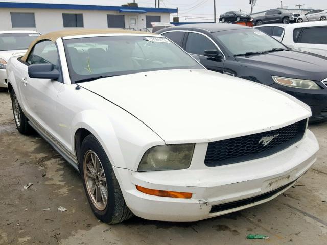 1ZVFT84N355199266 - 2005 FORD MUSTANG WHITE photo 1