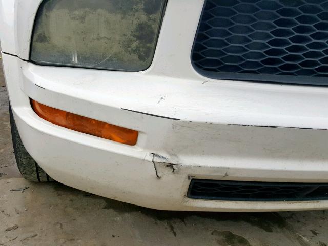 1ZVFT84N355199266 - 2005 FORD MUSTANG WHITE photo 10