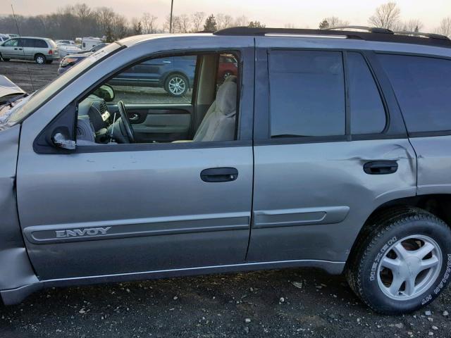 1GKDT13SX52354703 - 2005 GMC ENVOY TAN photo 9