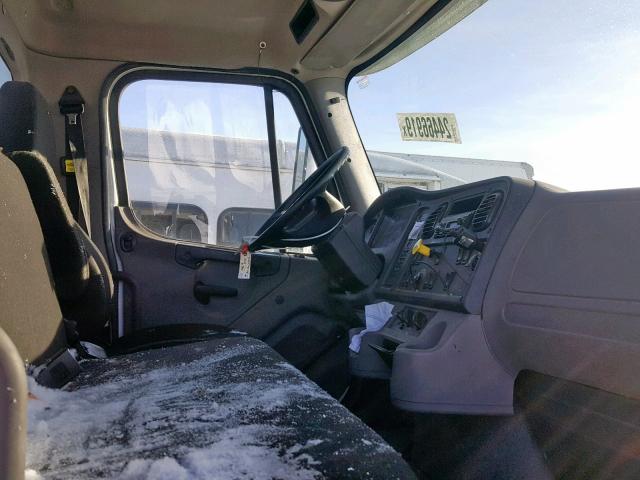 3ALHC5DV1HDJF3308 - 2017 FREIGHTLINER M2 112 MED WHITE photo 5