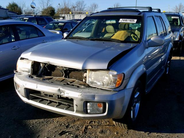 JNRDR09Y92W261076 - 2002 INFINITI QX4 SILVER photo 2