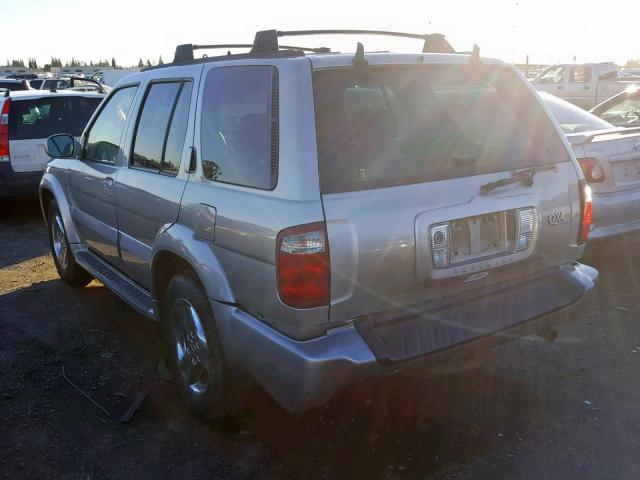 JNRDR09Y92W261076 - 2002 INFINITI QX4 SILVER photo 3