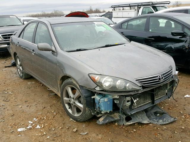 JTDBA32K950025332 - 2005 TOYOTA CAMRY SE GRAY photo 1