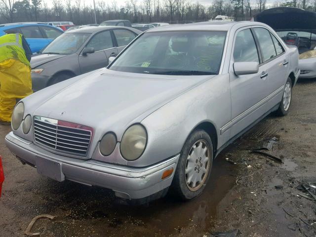 WDBJF65HXXA878140 - 1999 MERCEDES-BENZ E 320 SILVER photo 2