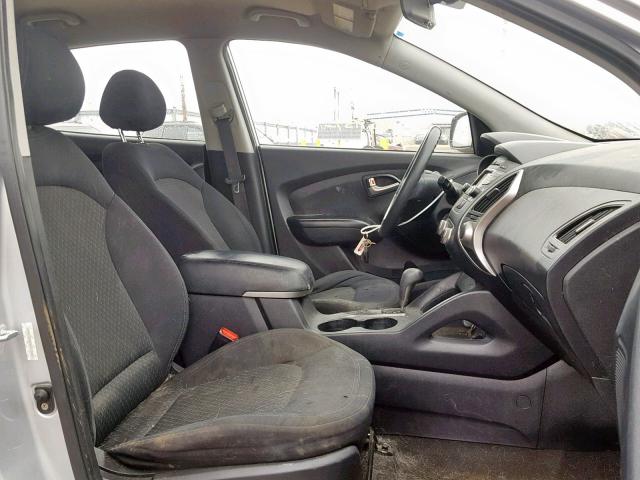 KM8JT3AB1BU119681 - 2011 HYUNDAI TUCSON GL SILVER photo 5