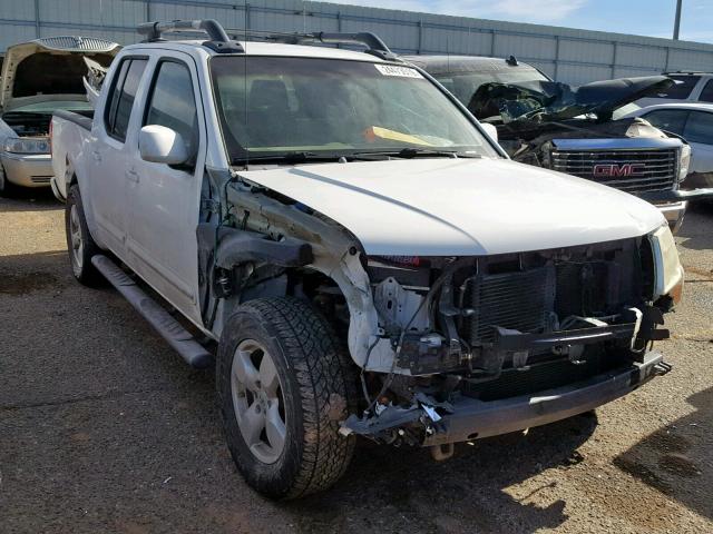 1N6AD07U26C456460 - 2006 NISSAN FRONTIER C WHITE photo 1