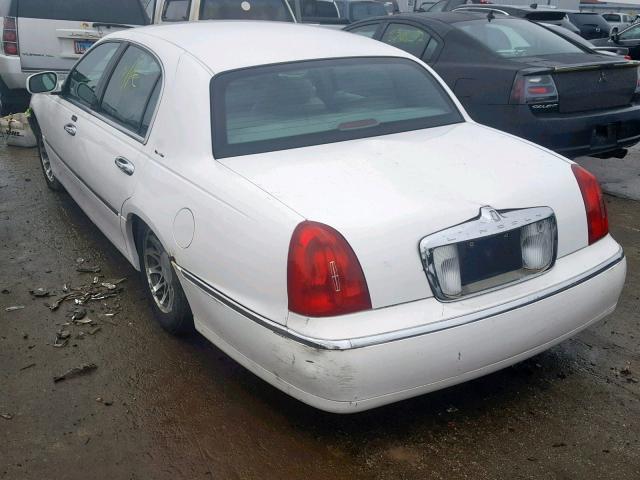 1LNHM82W11Y677824 - 2001 LINCOLN TOWN CAR S WHITE photo 3