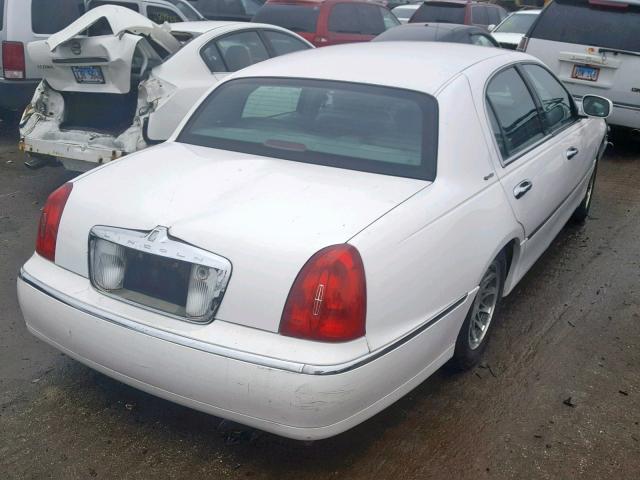 1LNHM82W11Y677824 - 2001 LINCOLN TOWN CAR S WHITE photo 4