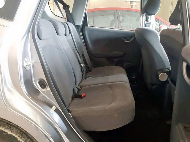 JHMGE8H23AS004956 - 2010 HONDA FIT GRAY photo 6