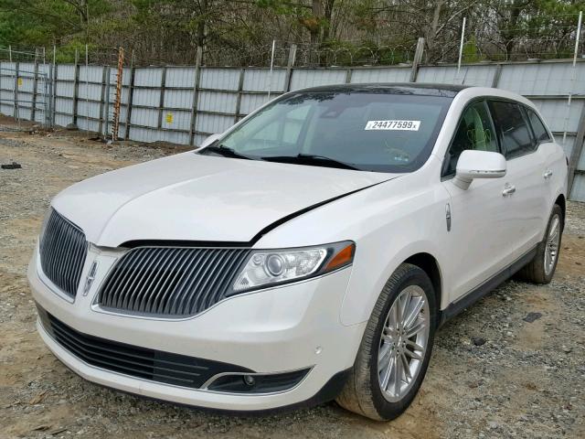 2LMHJ5AT5DBL54154 - 2013 LINCOLN MKT WHITE photo 2