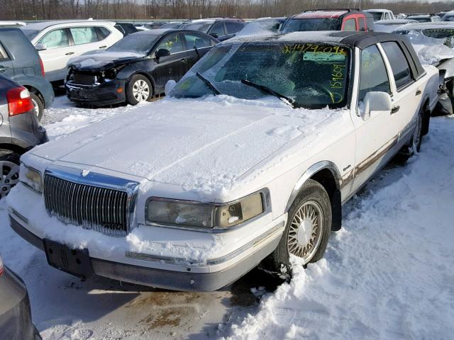 1LNLM82W5VY755649 - 1997 LINCOLN TOWN CAR S WHITE photo 2