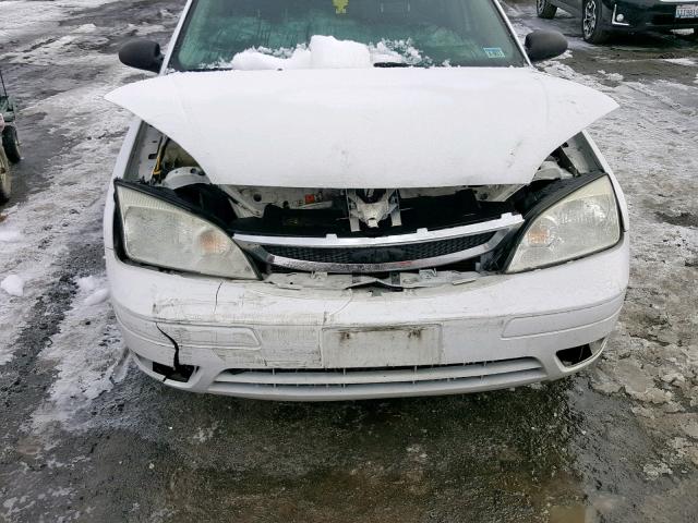 1FAFP34N17W145414 - 2007 FORD FOCUS ZX4 WHITE photo 9