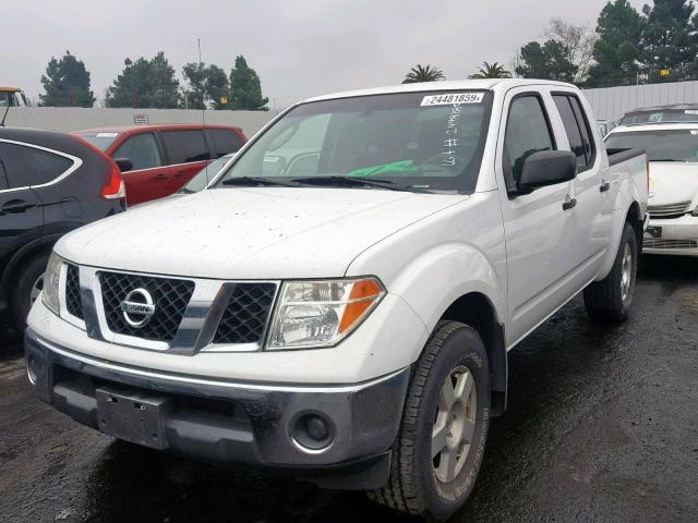 1N6AD07W88C416694 - 2008 NISSAN FRONTIER C WHITE photo 2