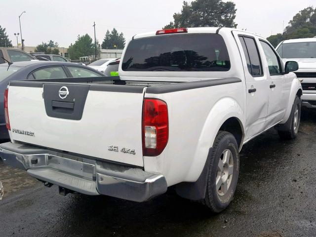 1N6AD07W88C416694 - 2008 NISSAN FRONTIER C WHITE photo 4