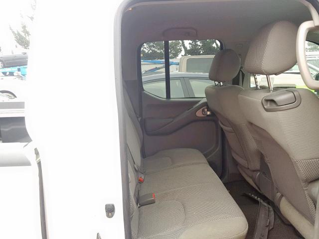 1N6AD07W88C416694 - 2008 NISSAN FRONTIER C WHITE photo 6