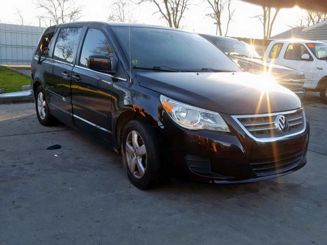 2V4RW3D10AR294409 - 2010 VOLKSWAGEN ROUTAN SE BLACK photo 1