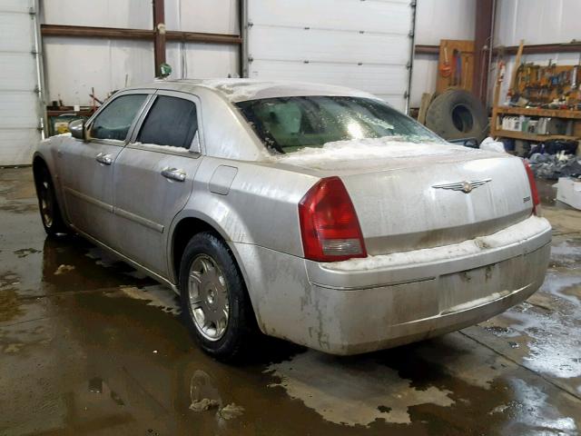 2C3JA53G15H650146 - 2005 CHRYSLER 300 TOURIN SILVER photo 3