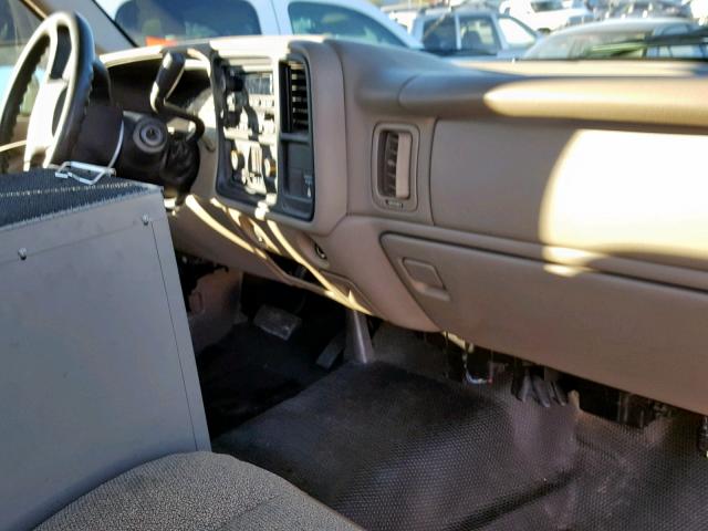 1GTHC24UX6E199167 - 2006 GMC SIERRA C25 WHITE photo 9