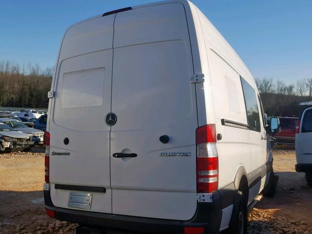 WD3PE7CC6D5771368 - 2013 MERCEDES-BENZ SPRINTER 2 WHITE photo 4