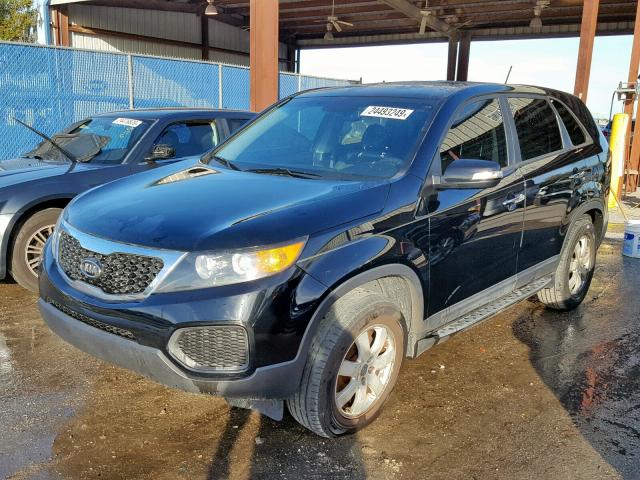 5XYKT4A1XCG306457 - 2012 KIA SORENTO BA BLACK photo 2