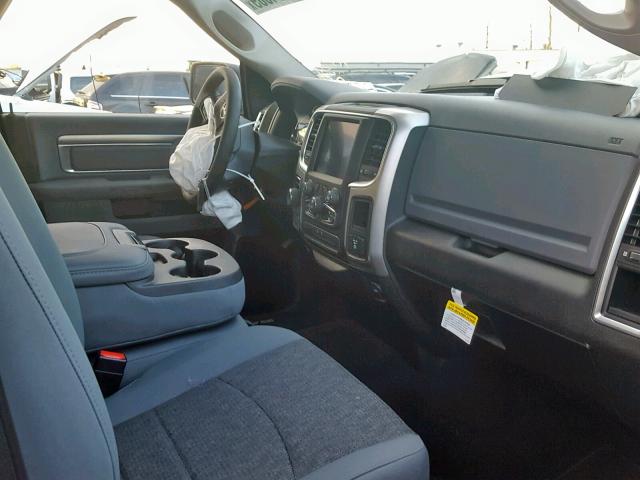 1C6RR7TT8KS550749 - 2019 RAM 1500 CLASS GRAY photo 5