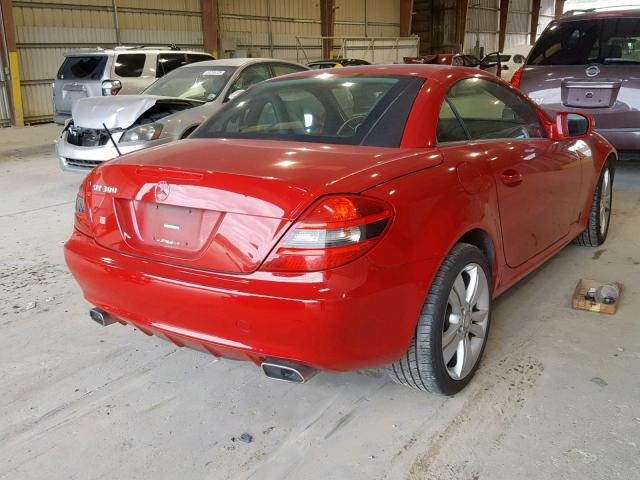 WDBWK5EA7AF228447 - 2010 MERCEDES-BENZ SLK 300 RED photo 4