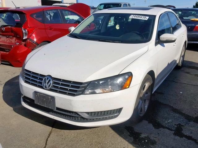 1VWBN7A35DC111723 - 2013 VOLKSWAGEN PASSAT SE WHITE photo 2