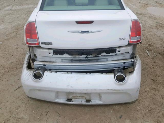 2C3CCAAG7DH551537 - 2013 CHRYSLER 300 WHITE photo 9