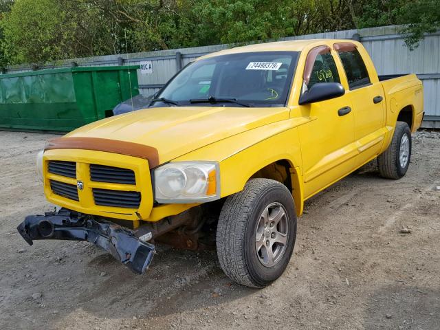 1D7HE48KX6S702685 - 2006 DODGE DAKOTA QUA YELLOW photo 2