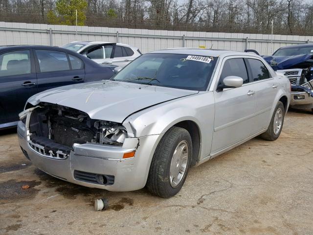 2C3JA53G35H540053 - 2005 CHRYSLER 300 TOURIN SILVER photo 2