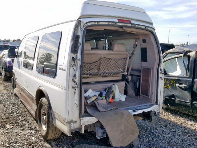 1GDFG15R721201132 - 2002 GMC SAVANA RV WHITE photo 3