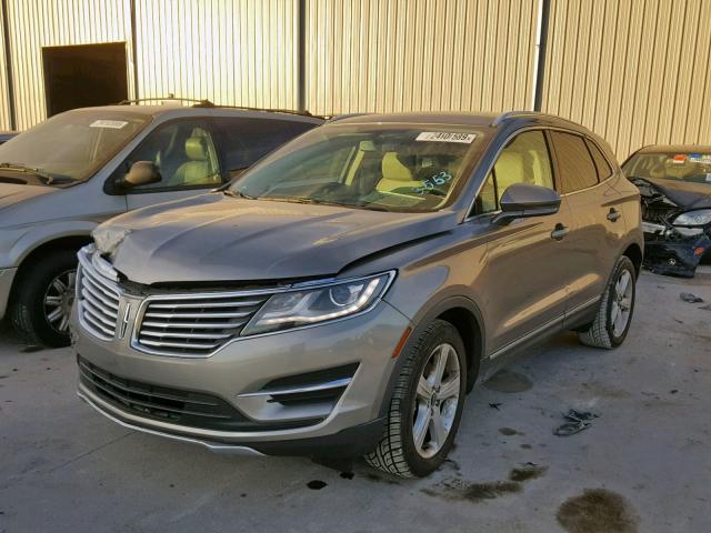 5LMCJ1C90HUL23553 - 2017 LINCOLN MKC PREMIE GRAY photo 2