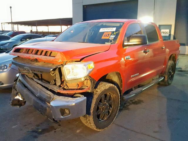 5TFDW5F10EX415301 - 2014 TOYOTA TUNDRA CRE RED photo 2